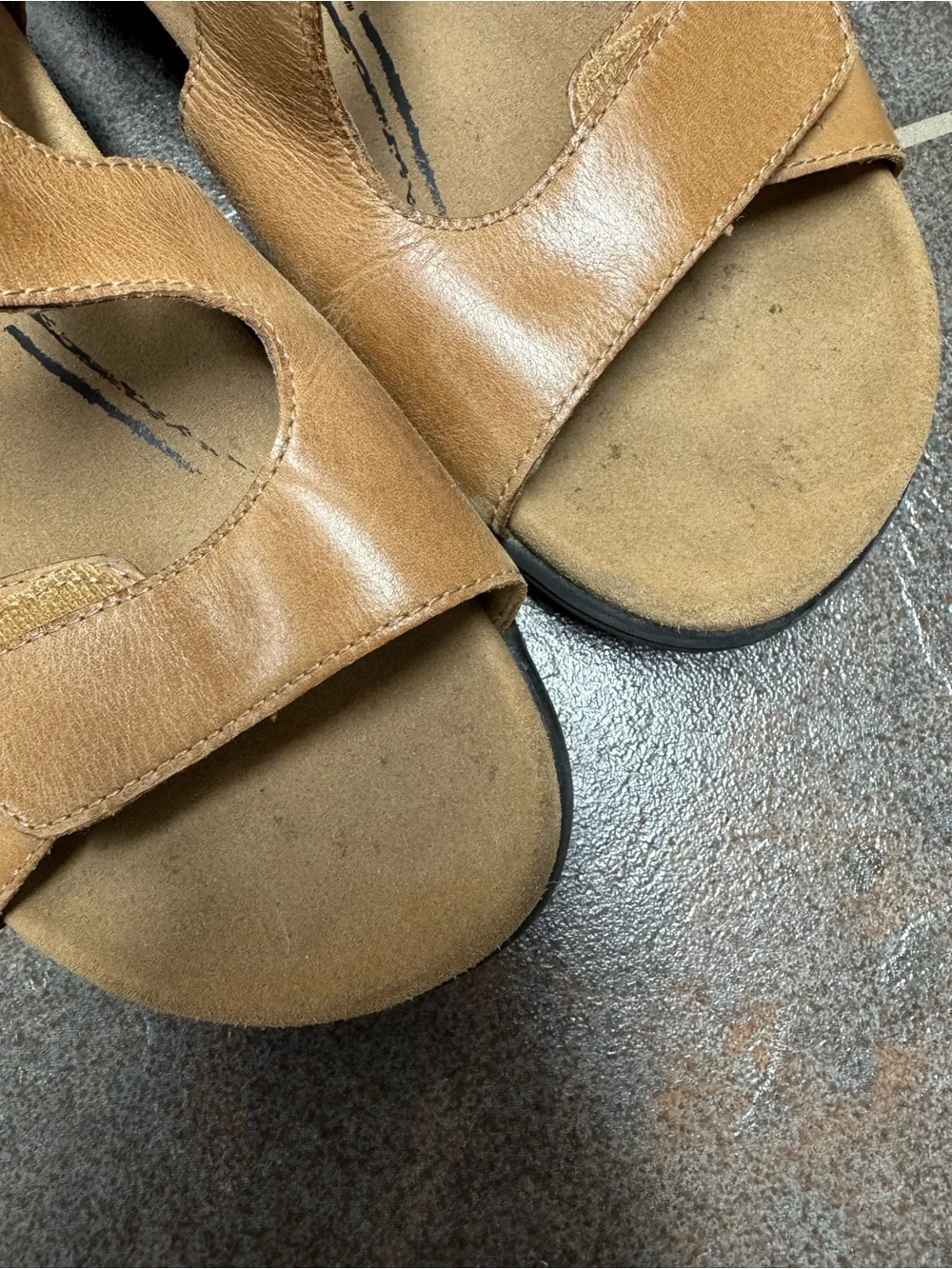 Taos Footwear sleek upper